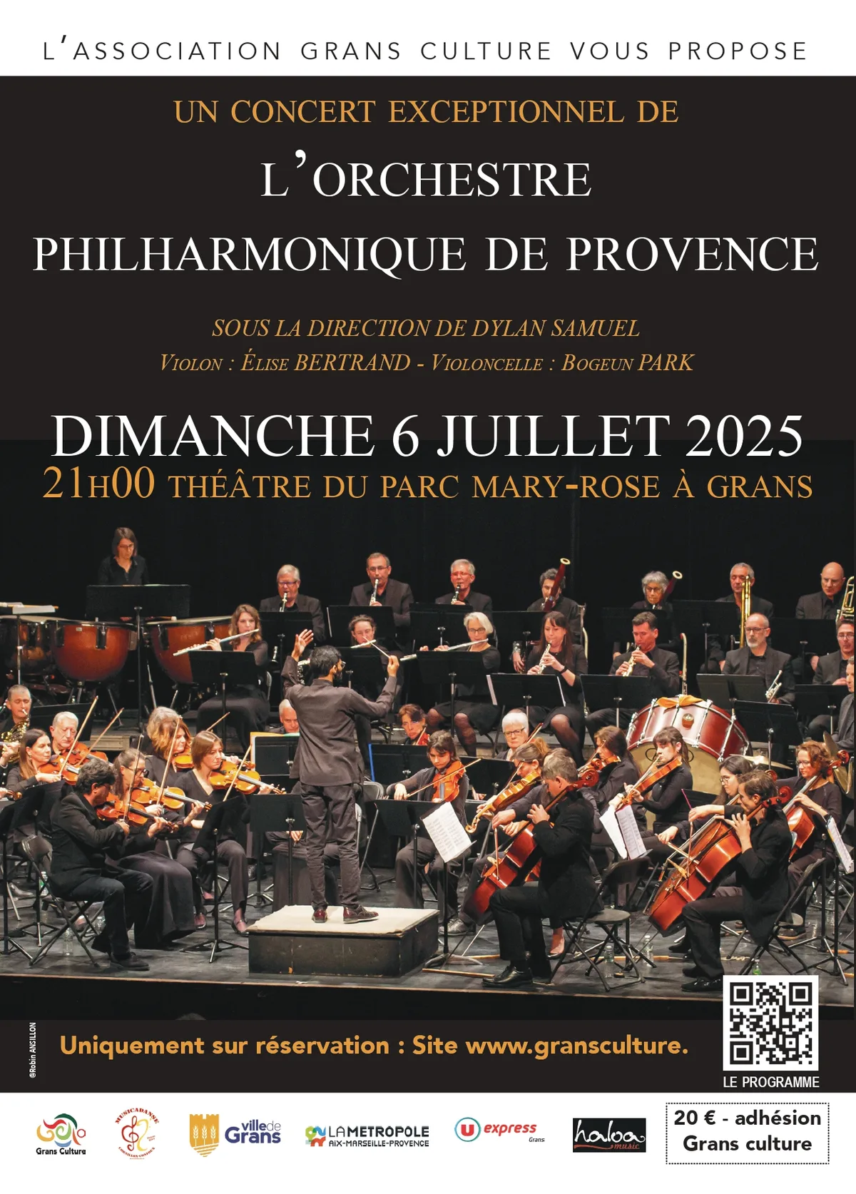 65 musiciens se sont produits devant un public particulièrement nombreux, offrant une soirée musicale majestueuse au cœur de l'été.